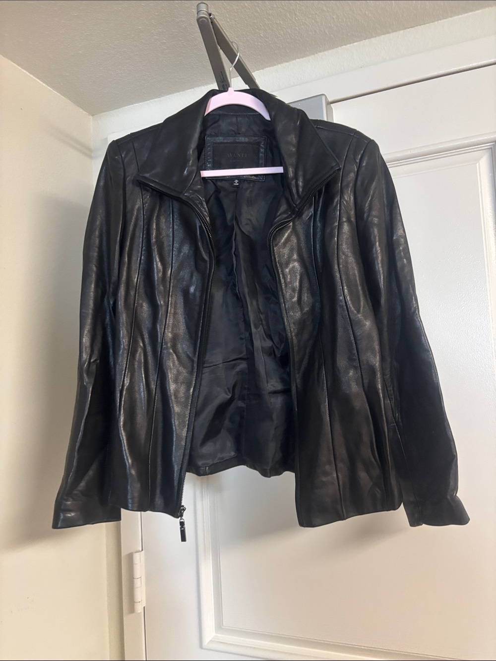 Avanti Black Leather Zip-Up Jacket